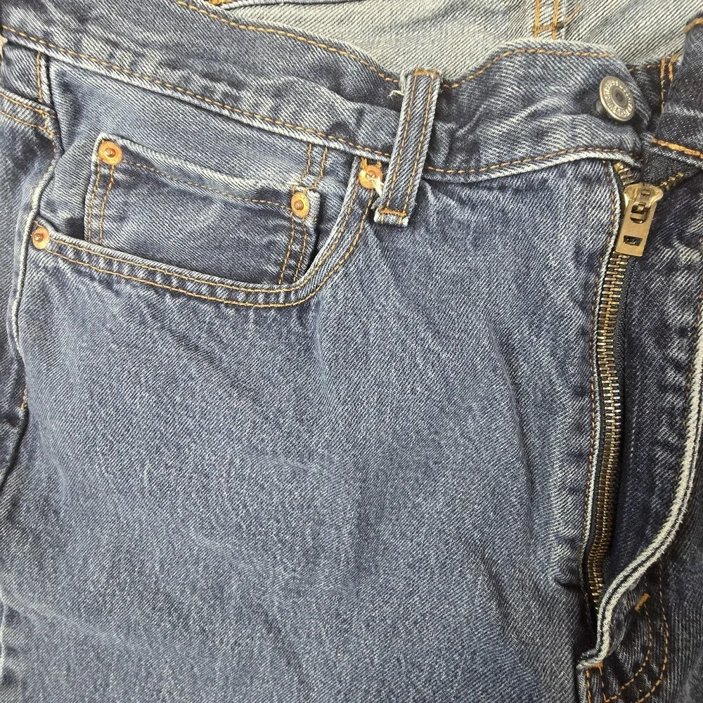 Levi's 550 Jeans Mens 38x29 Blue Relaxed Tapered Denim Zip Fly Medium Wash‎